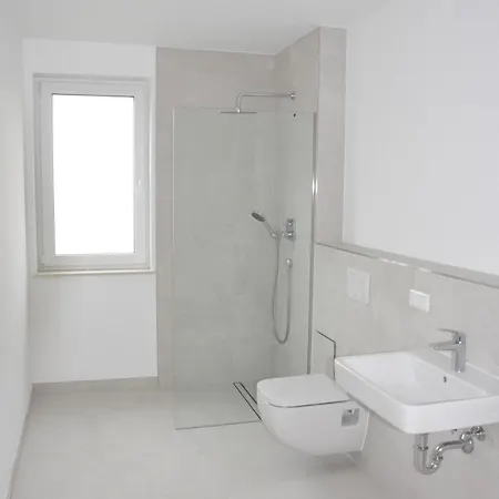 Modern In B'heim 1