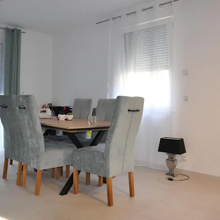 Modern In B'heim 1 Bischofsheim